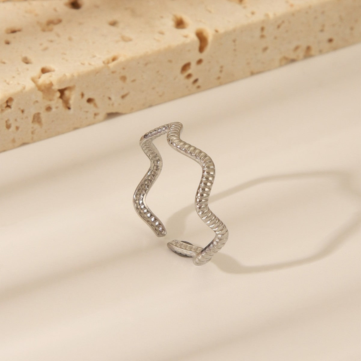 Minimalist Wavy Ring