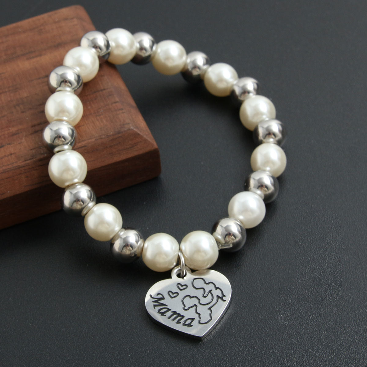 Classic Pearl Bracelet