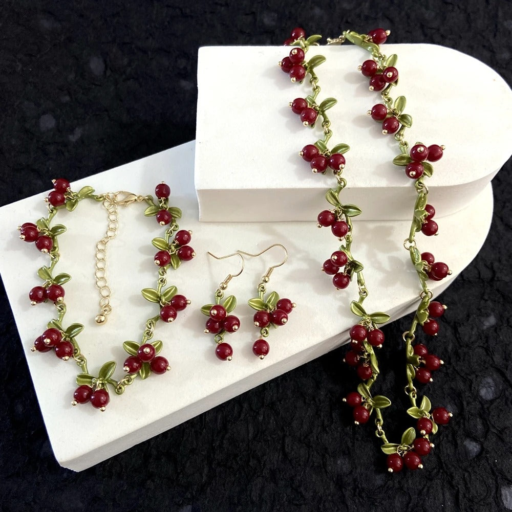 Vintage Currant Necklace Set