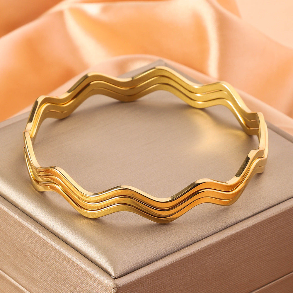 Elegant Wave Bracelet