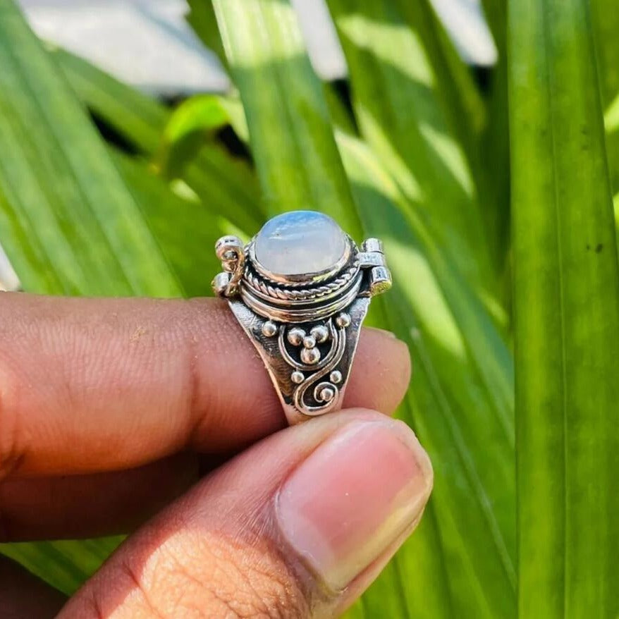 Vintage Moonstone Ring