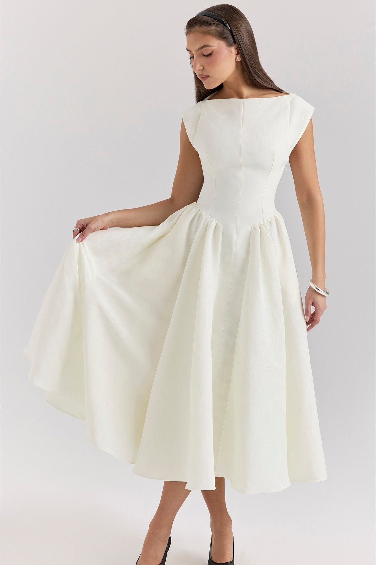 Minimalist Backless Swing Midi Dress