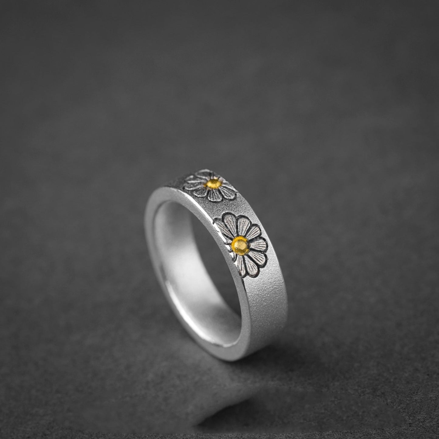 Vintage Daisy Ring