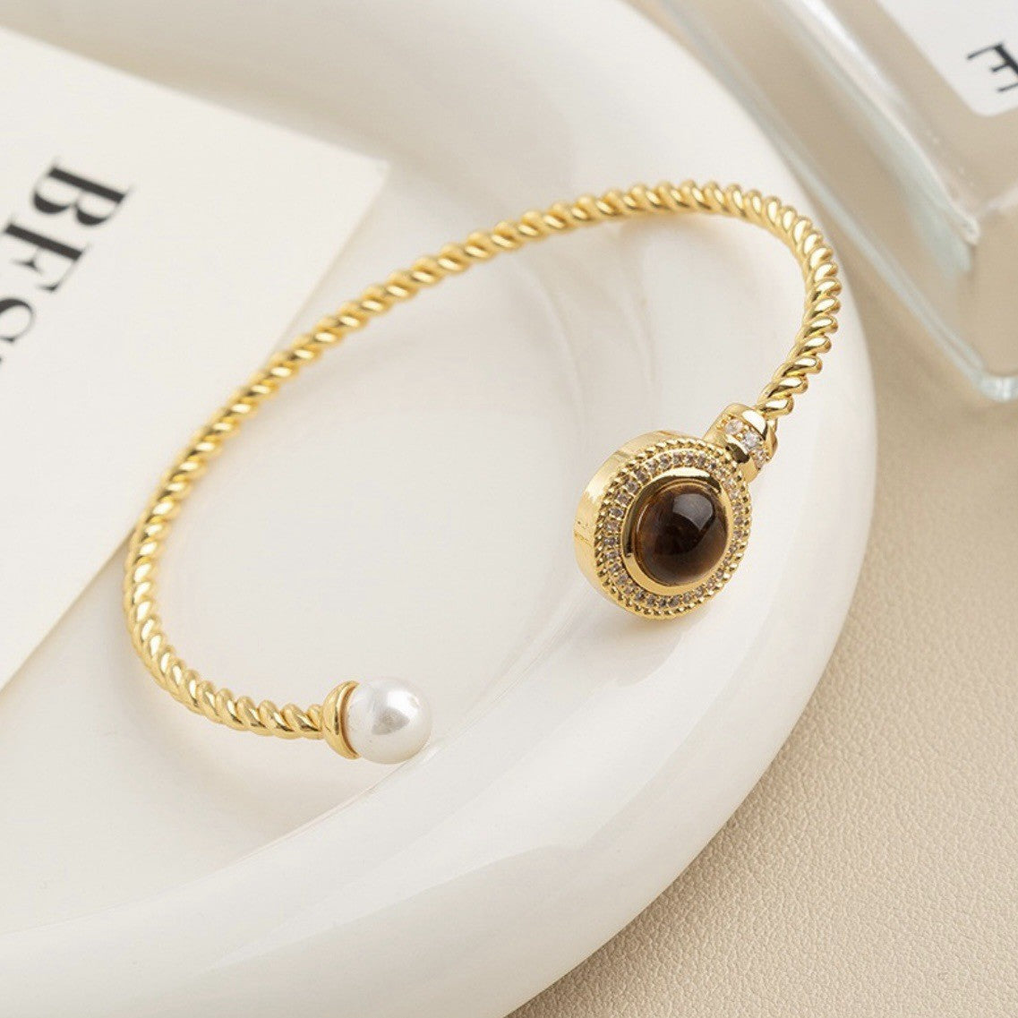 Elegant Pearl Bracelet