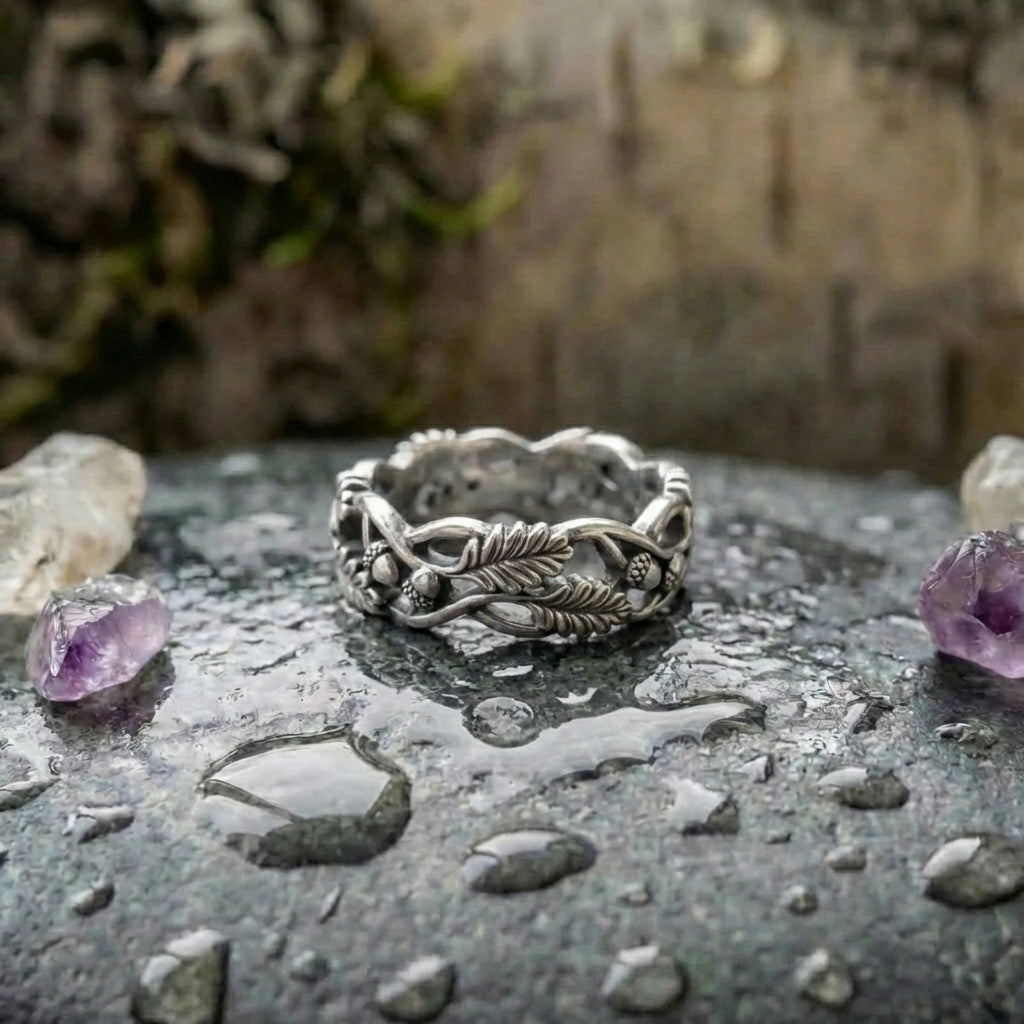 Elegant Leaf Twist Ring