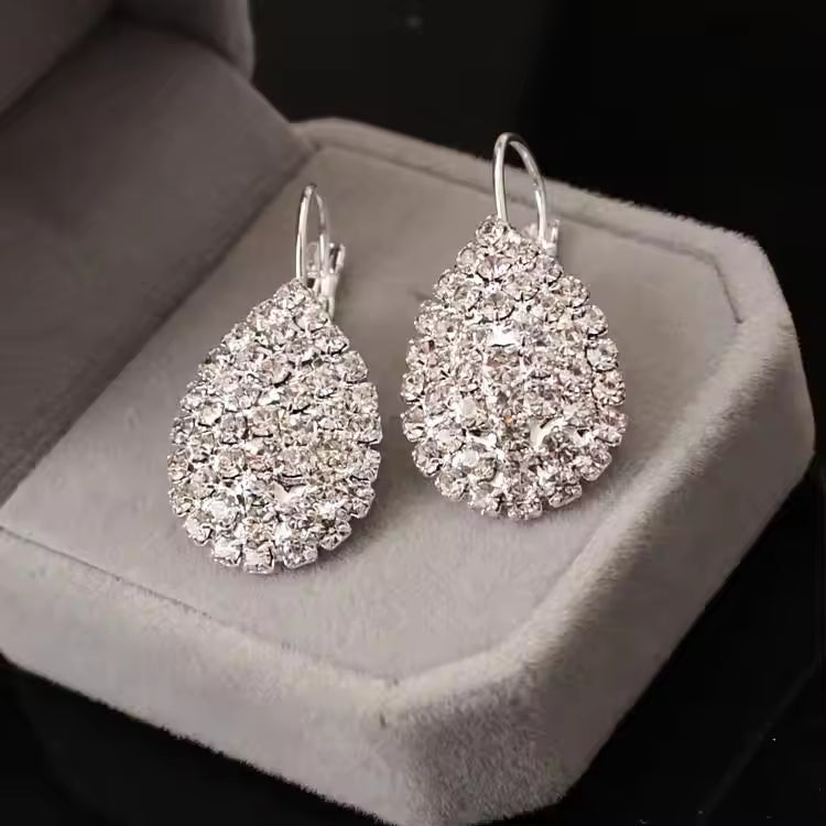 Elegant Crystal Teardrop
