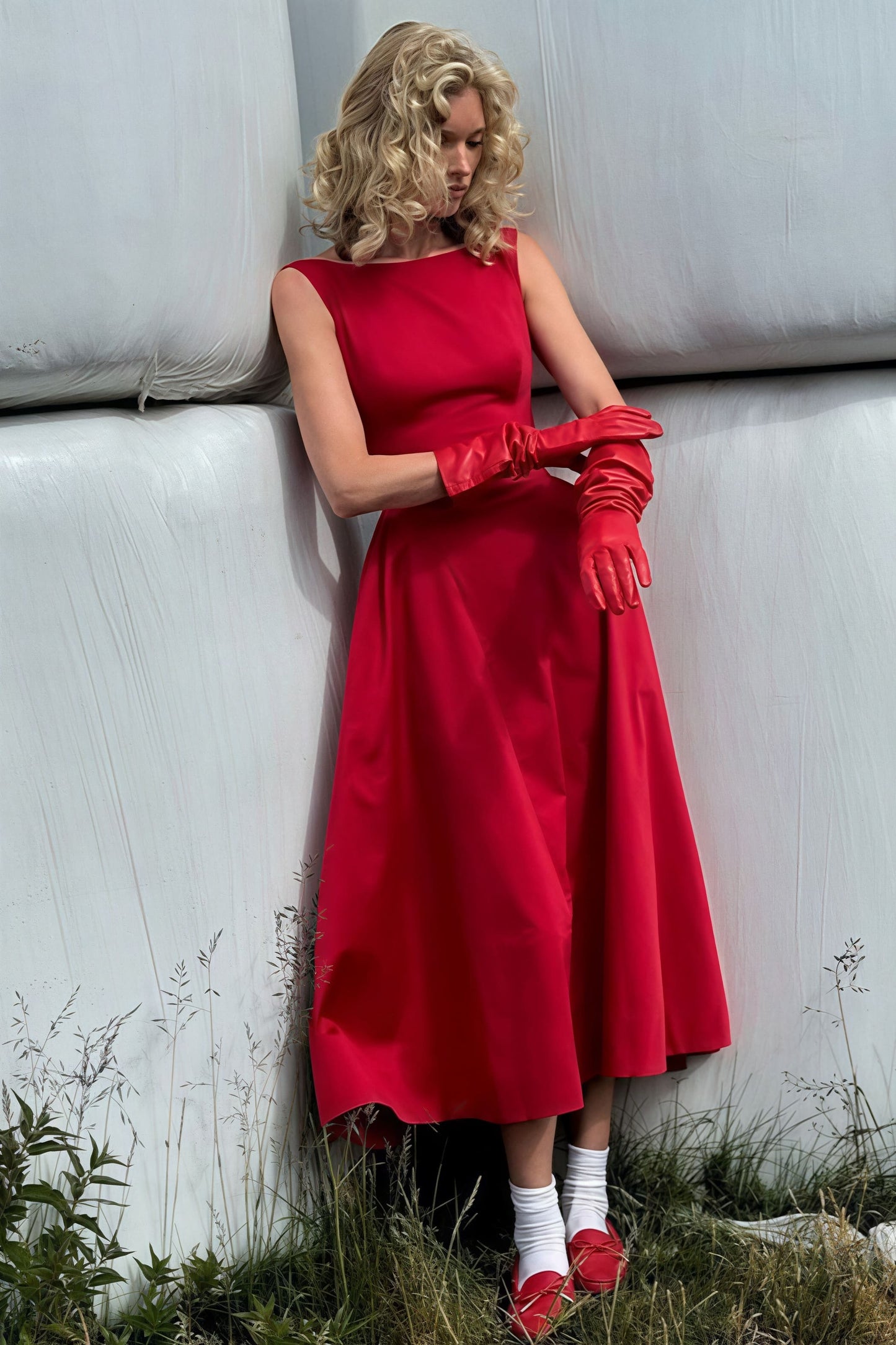 Sleeveless Waisted Slim Midi Dress