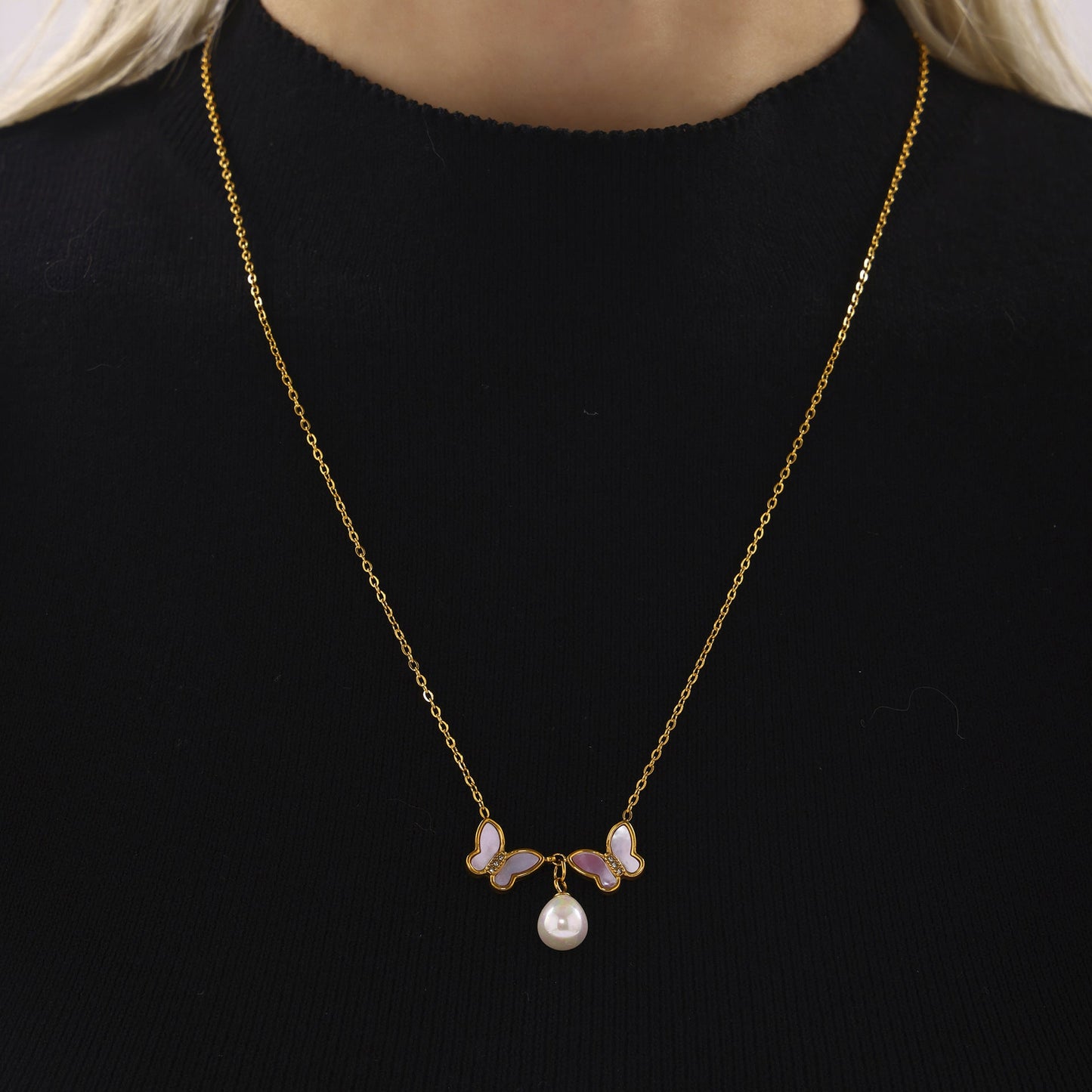 Elegant Pearl Necklace