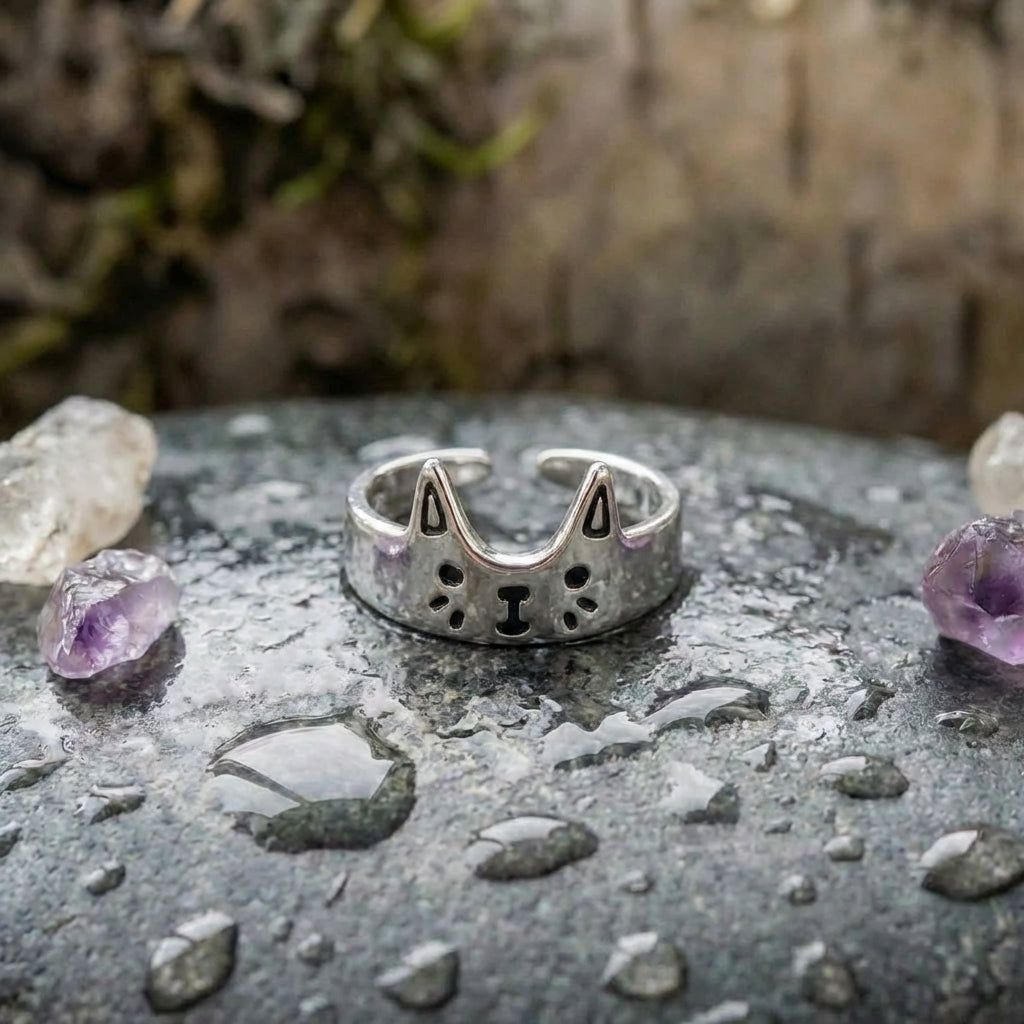 Elegant Cat Face Ring