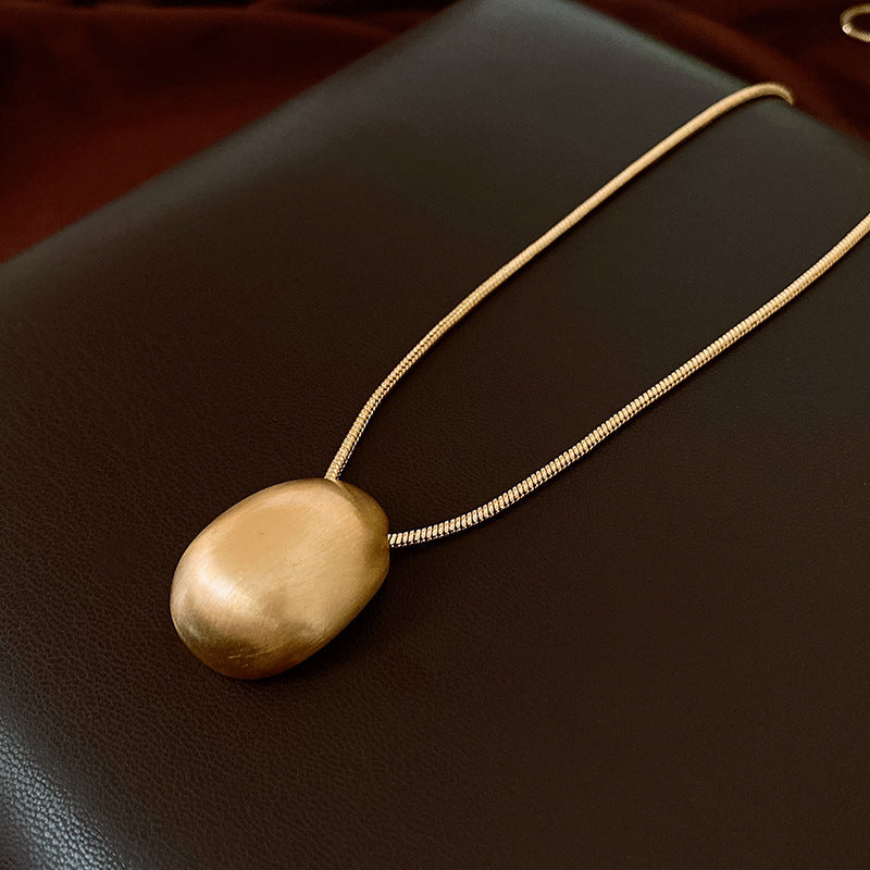 Classic Gold Pendant Necklace