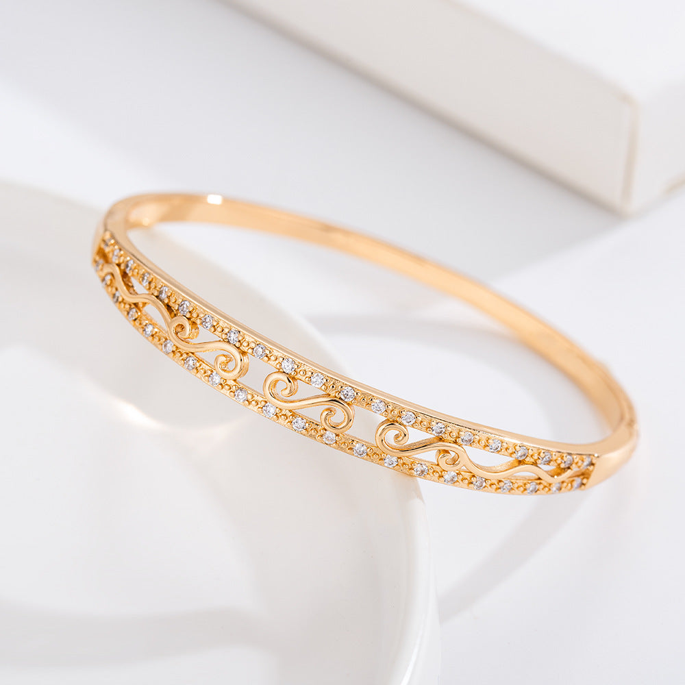 Elegant Gold Bracelet