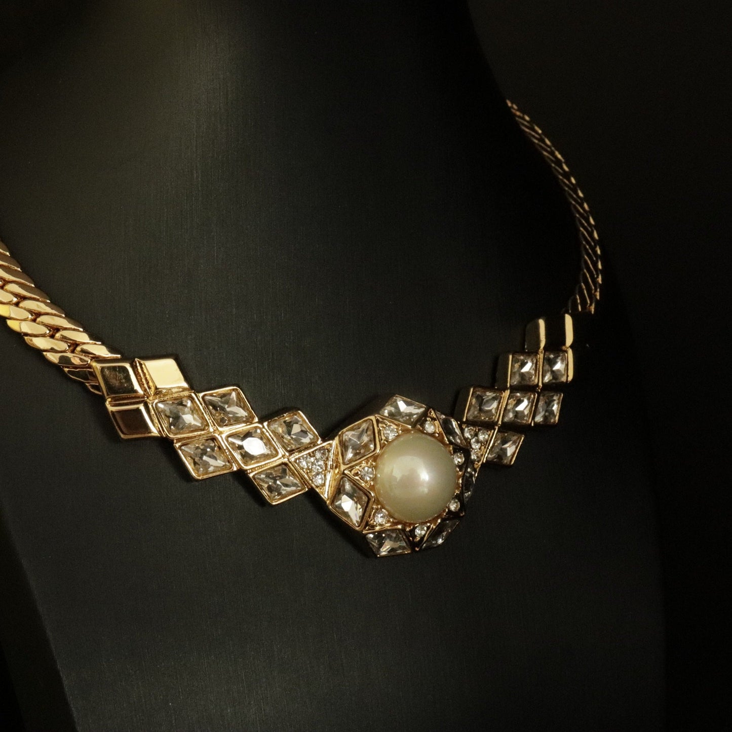 Elegant Pearl Necklace