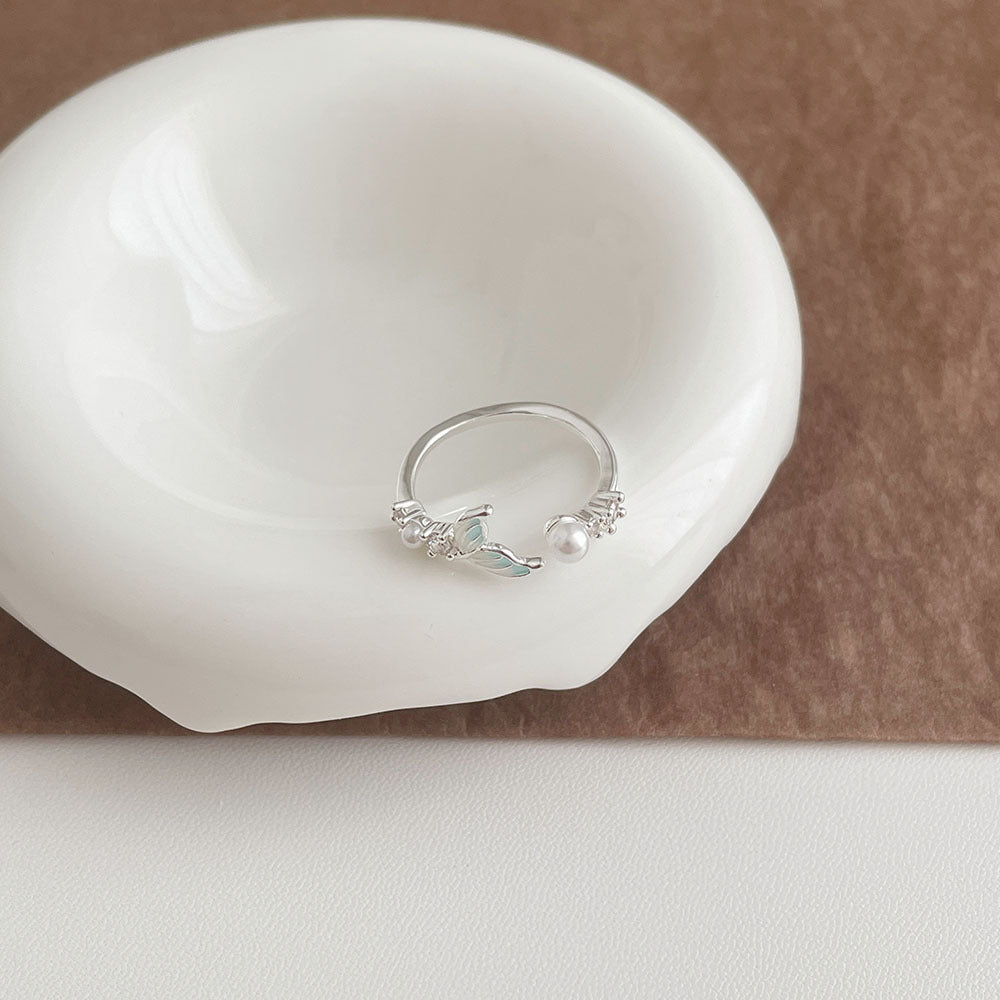 Elegant Pearl Ring