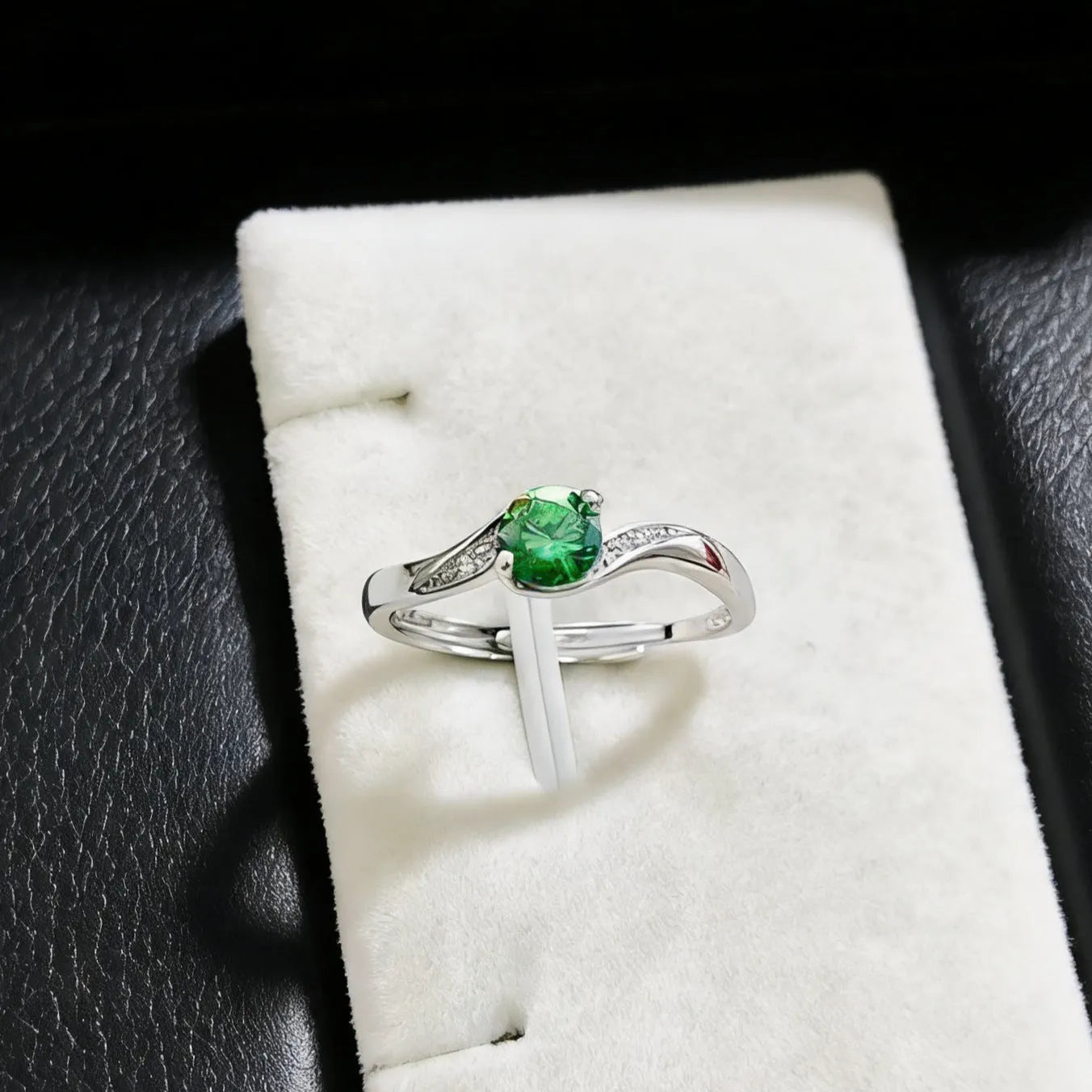Elegant Emerald Ring