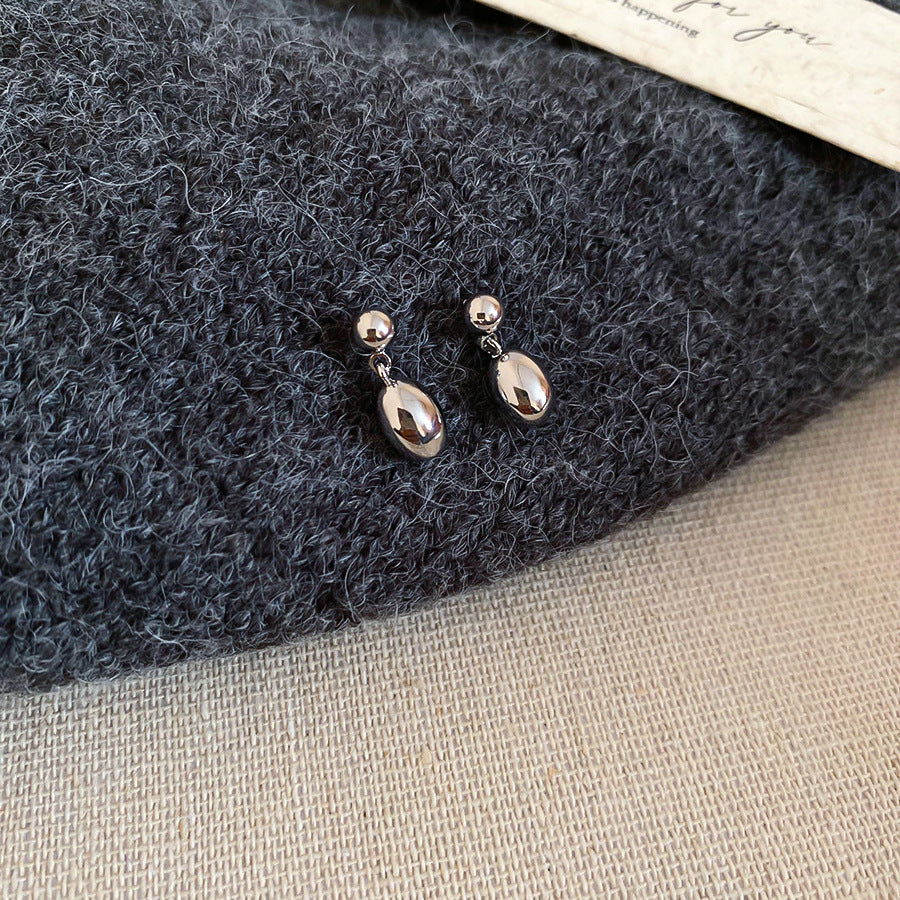 Classic Pearl Earrings
