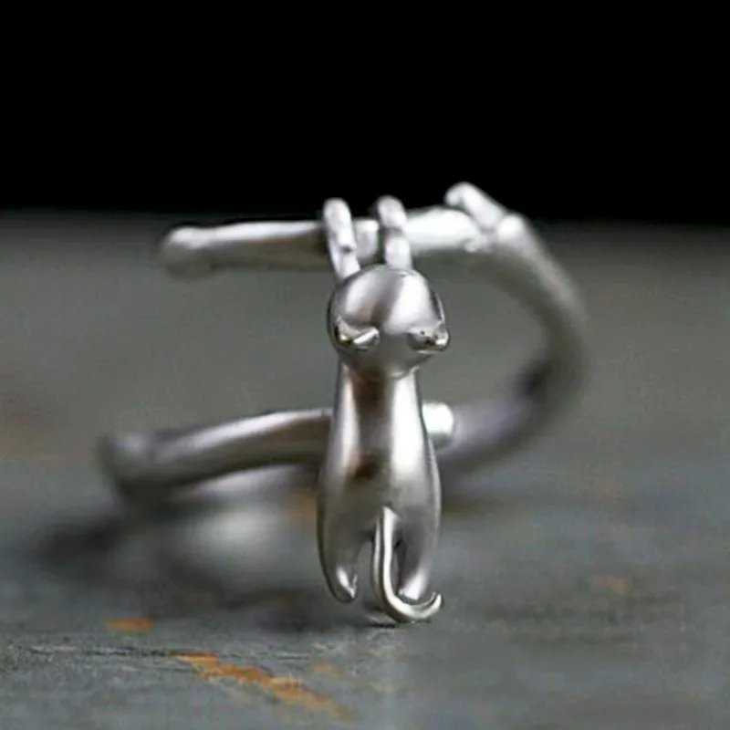 Elegant Silver Cat Ring