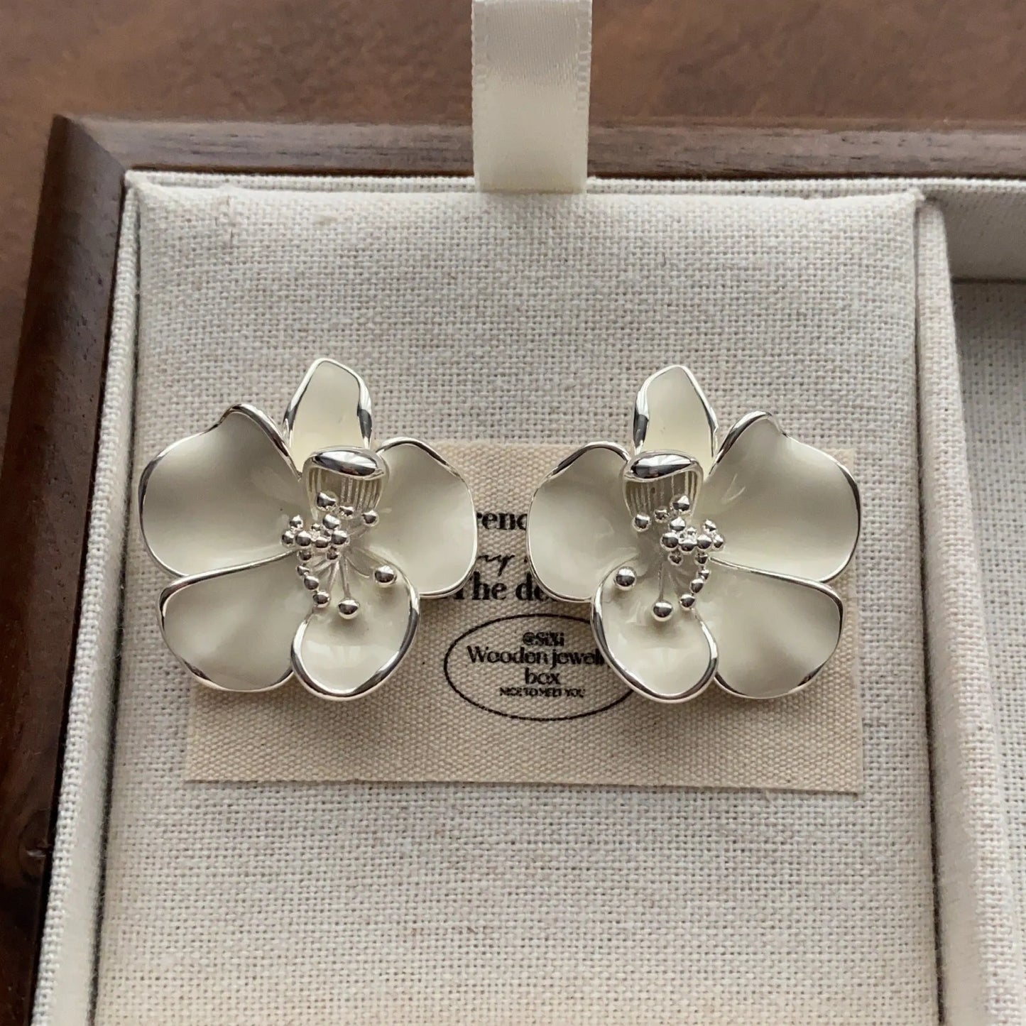 Elegant Flower Earrings
