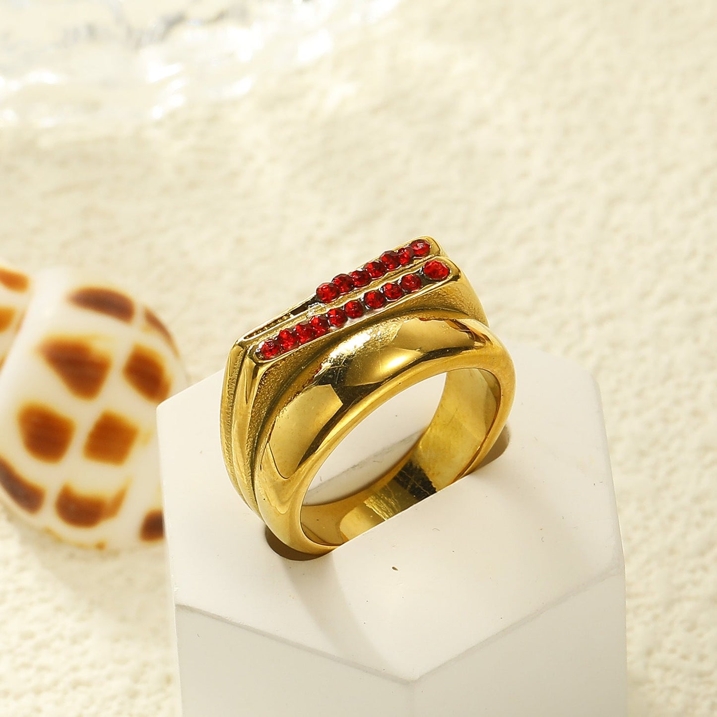 Statement Ruby Gold Ring