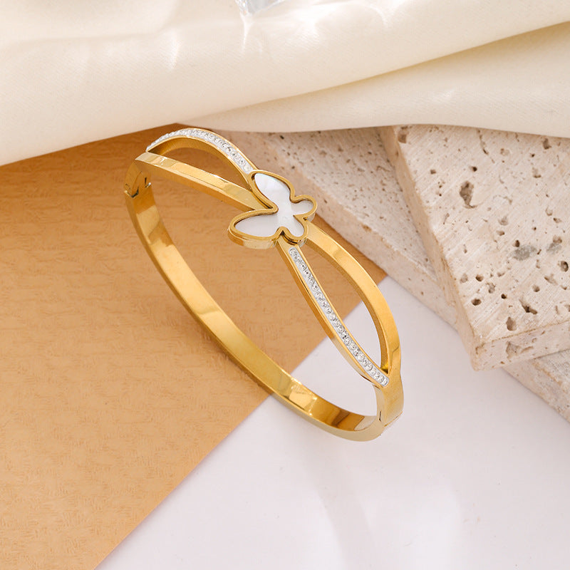 Elegant Floral Bracelet