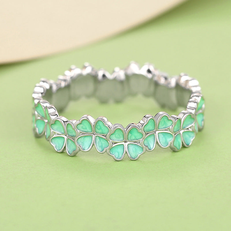 Elegant Green Clover Ring