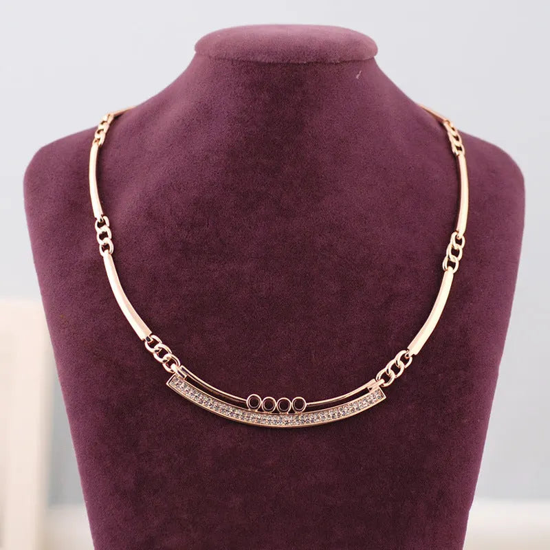Elegant Gold Chain Necklace