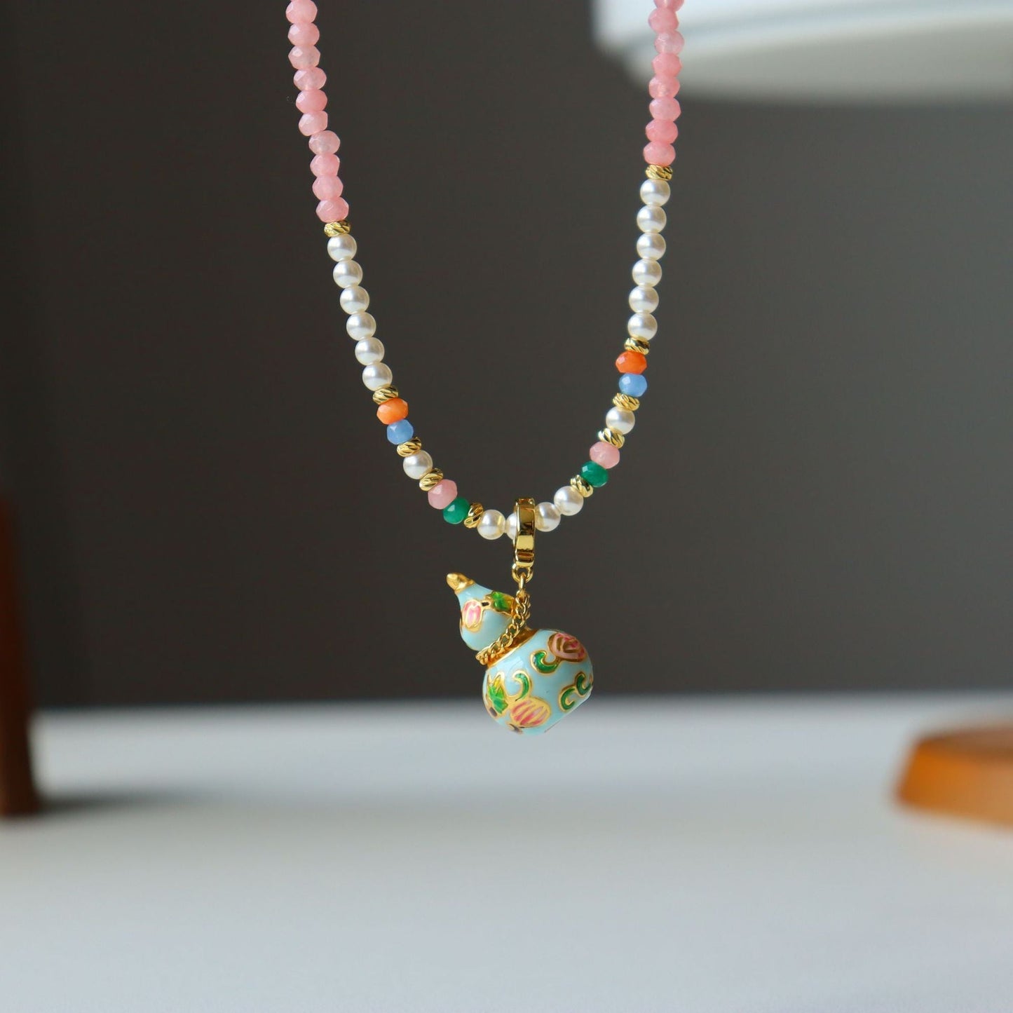Colorful Pearl Pendant Necklace