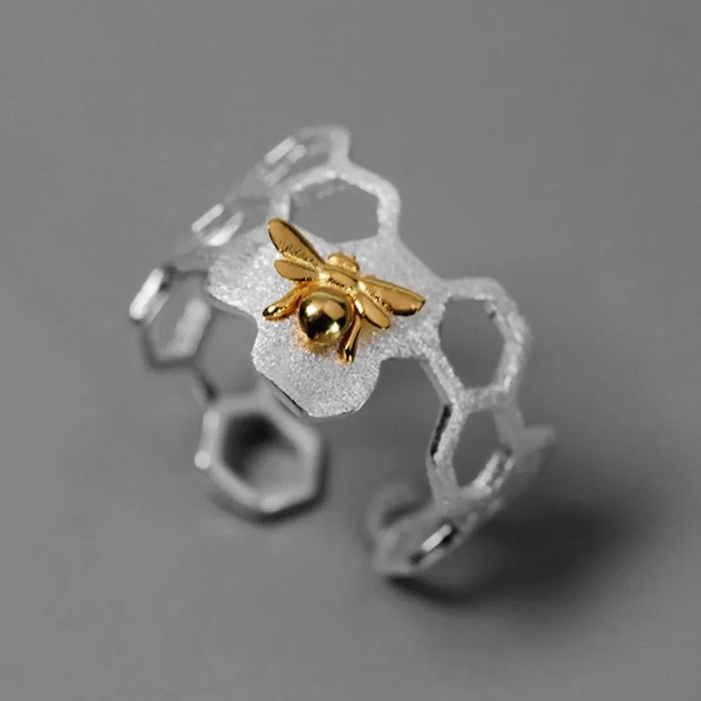 Elegant Bee Geometric Ring