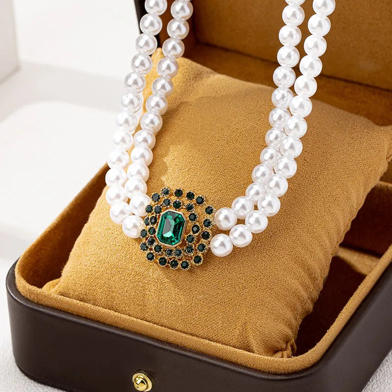 Elegant Pearl Emerald Necklace
