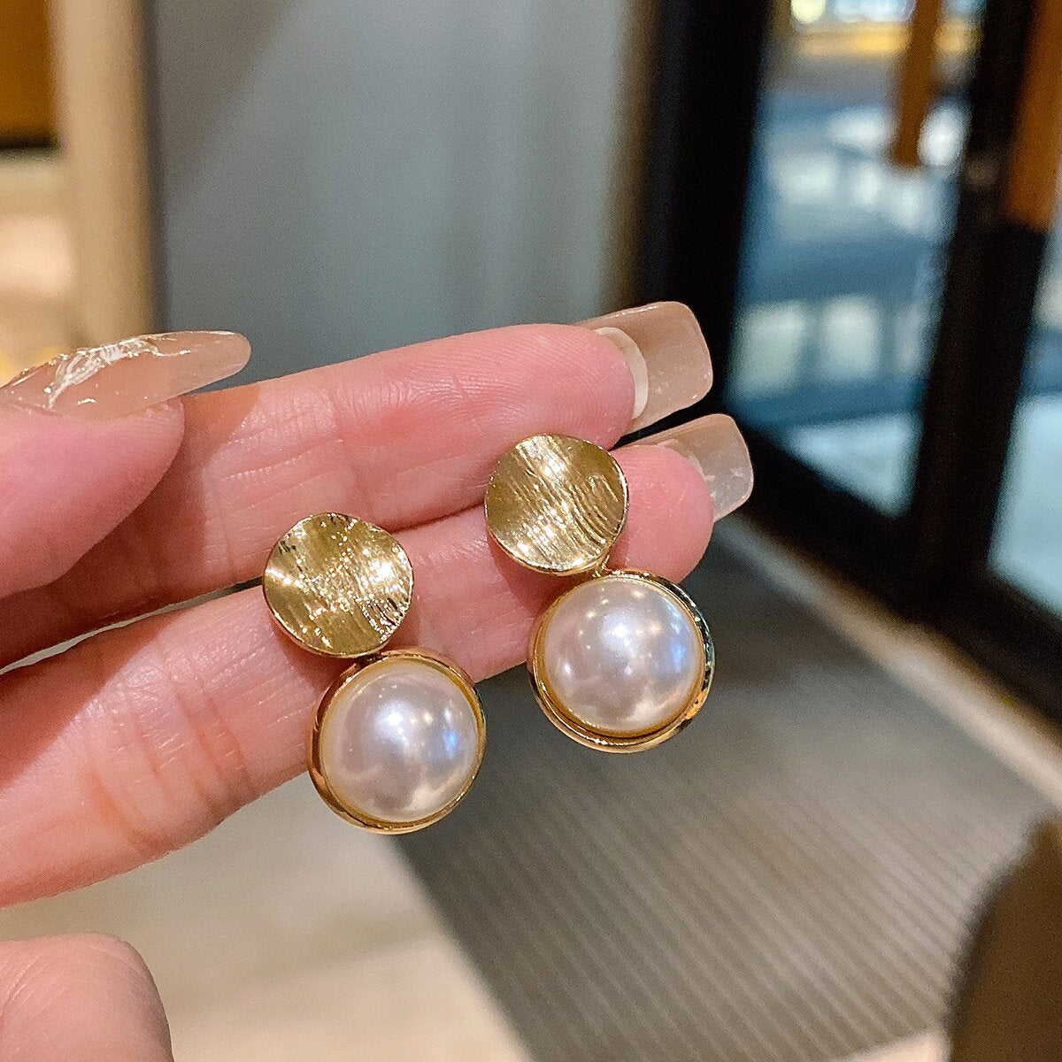 Classic Pearl Earrings