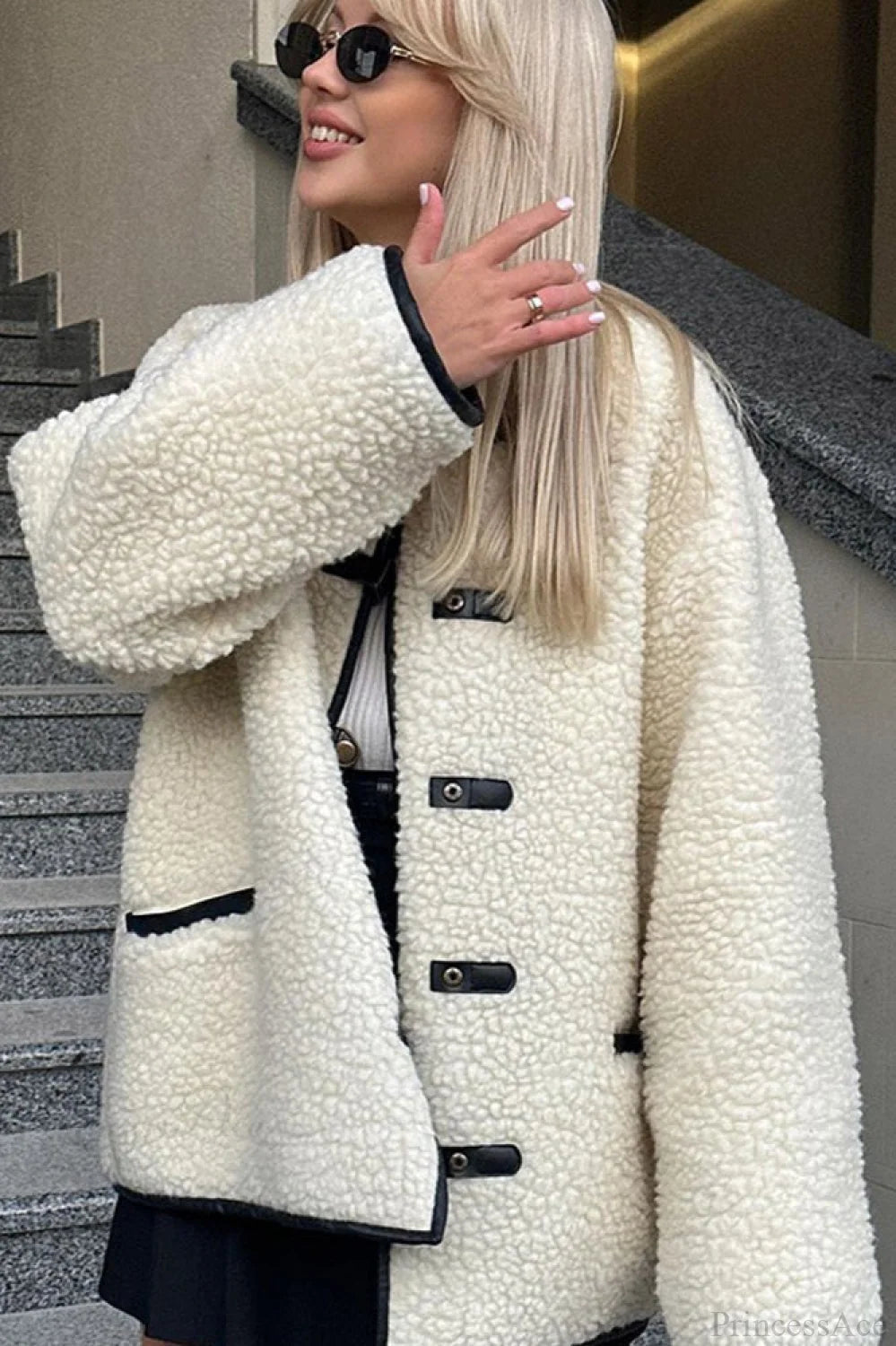 Color Sherpa Horn Button Minimalist Coat
