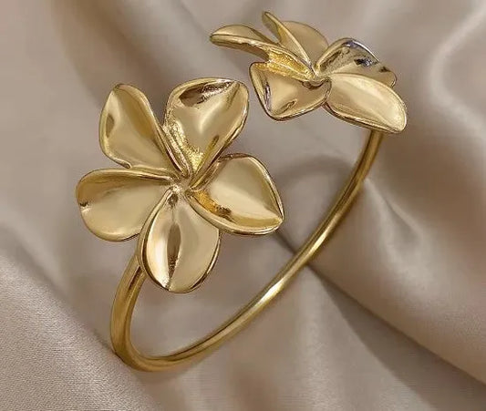 Double Flower Cuff Gold