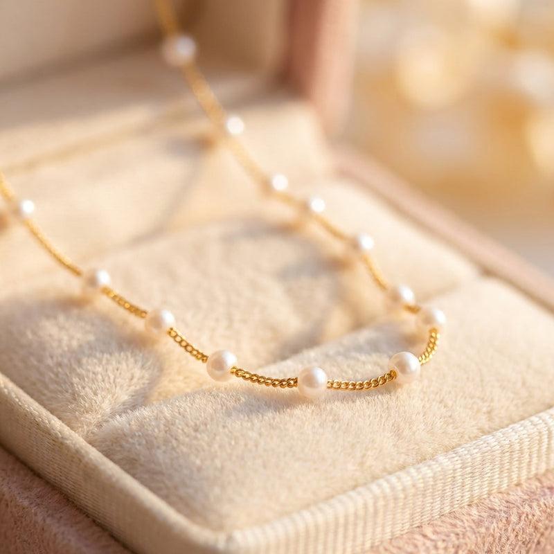 Small Pearl Necklace In Gold