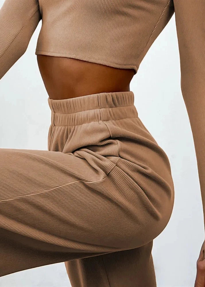 Bold Elegance - Crop Top and Wide-leg Pants Set