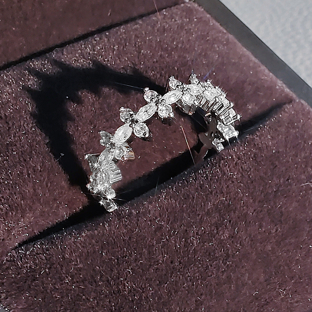 Elegant Jardin Cut Floral Ring