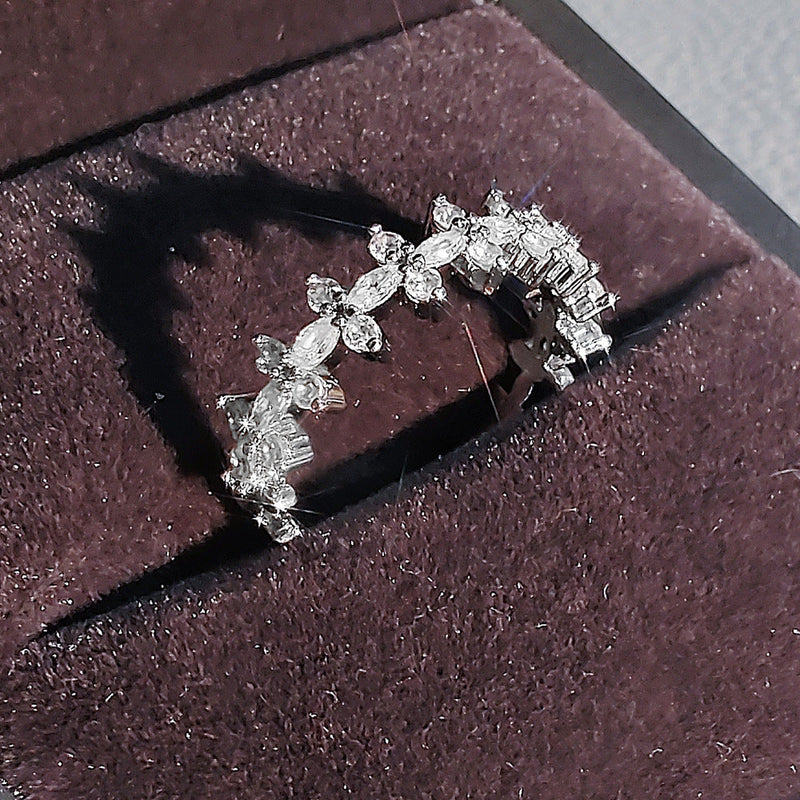 Elegant Jardin Cut Floral Ring