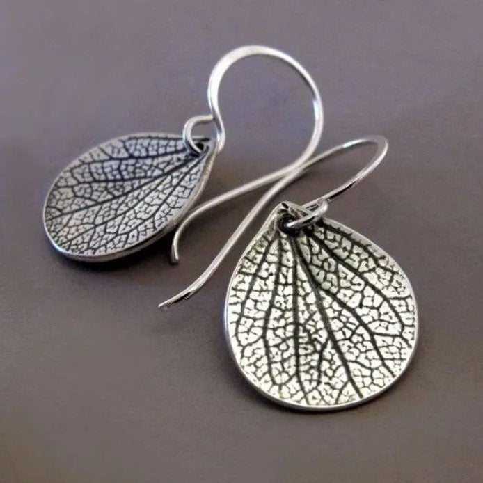 Elegant Leaf Dangle Earrings