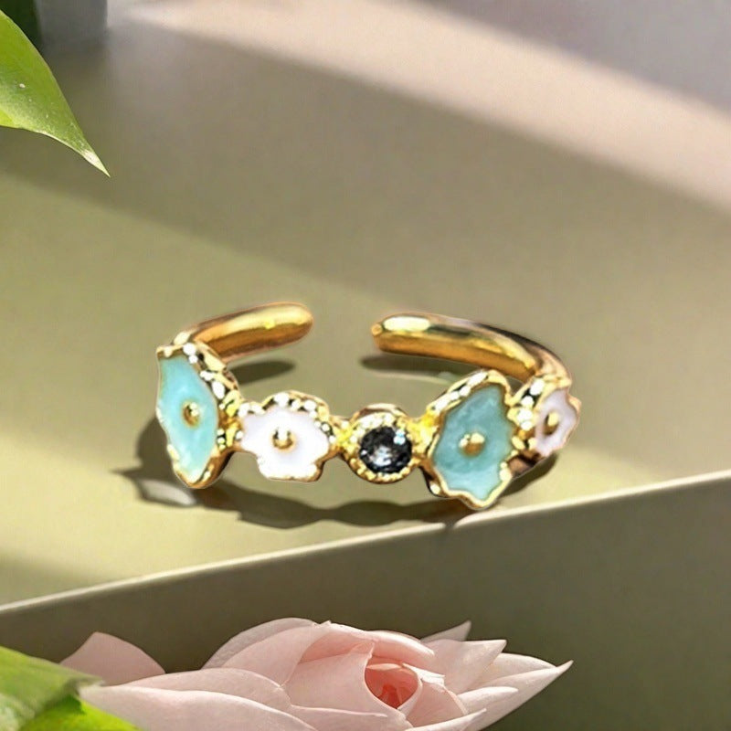 Elegant Floral Ring