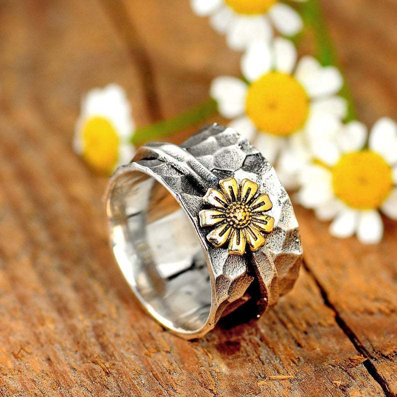 Vintage Daisy Ring