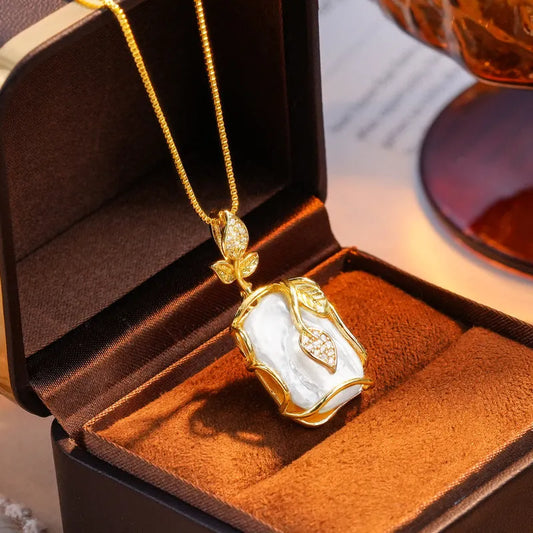 Elegant Jade Gold Necklace