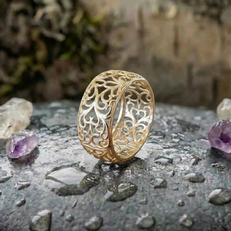 Vintage Golden Hollow Ivy Ring