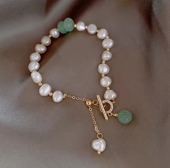 Vintage Pearl Charm Wrist