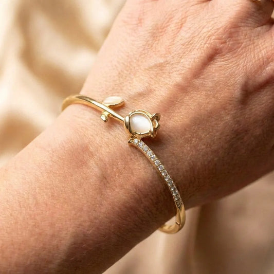 Exquisite Tulip Bangle Bracelet