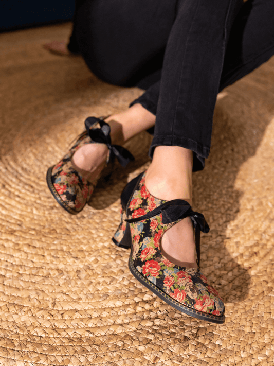 Soffia | Stefania Tie Bow Lace-up Leather Pump