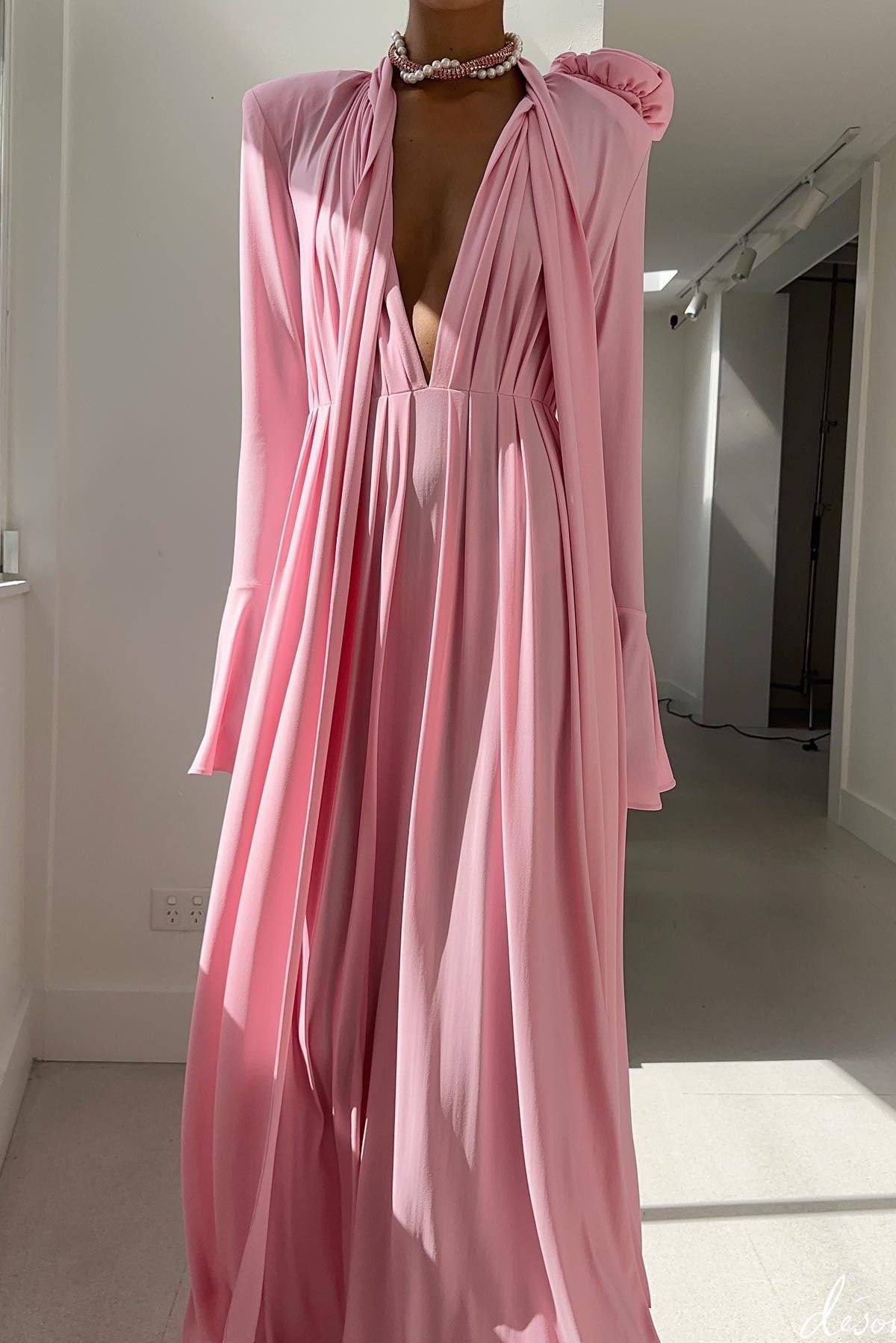 Cut-out Deep V Halter 3d Maxi Dress