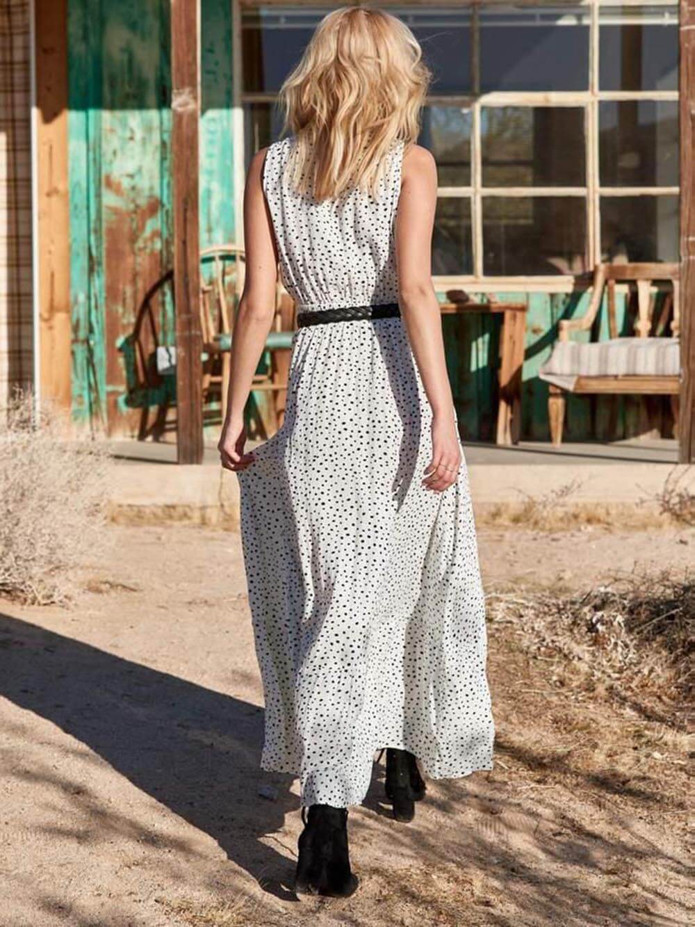Desert Dream - V-neck Sleeveless Maxi Dress
