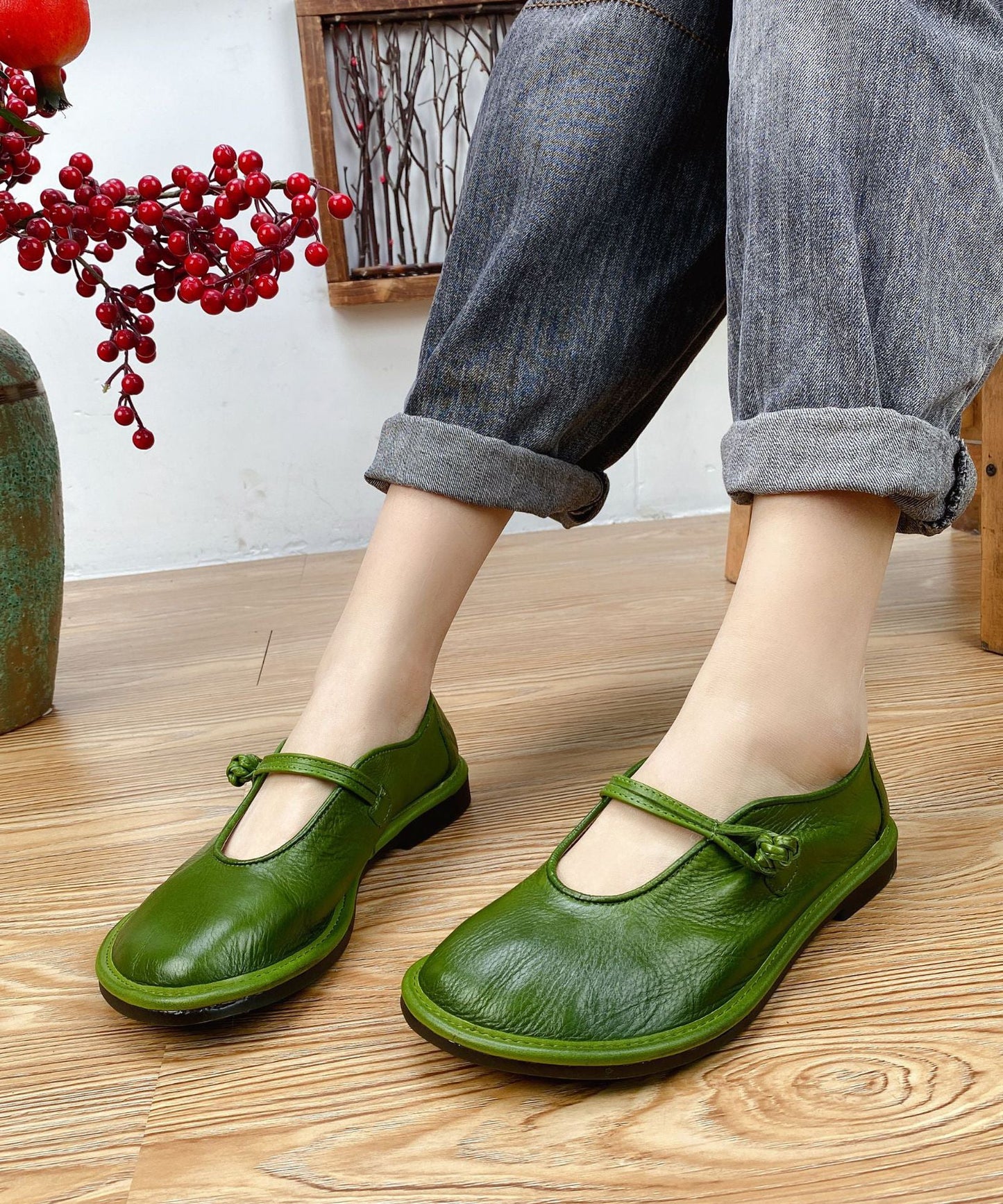 Splicing Flat Shoes for Black Cowhide Leather