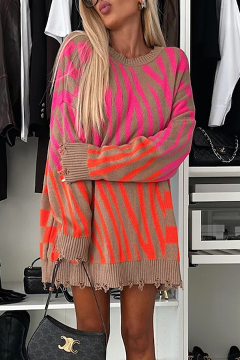 Stripe Irregular Weave Contrast O Neck Sweaters