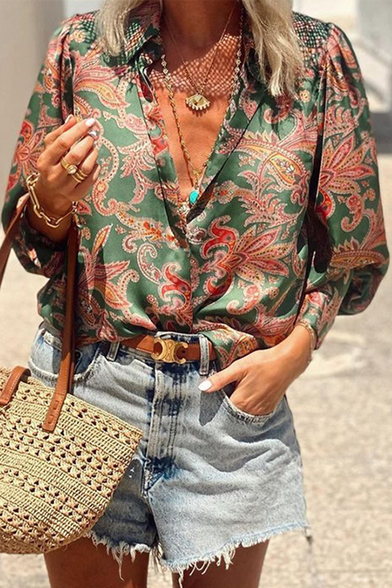 Print Contrast Turndown Collar Blouses