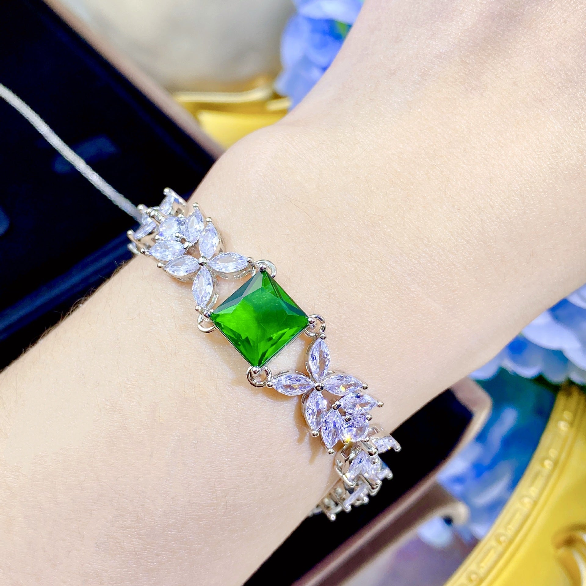 Elegant Green Crystal Bracelet