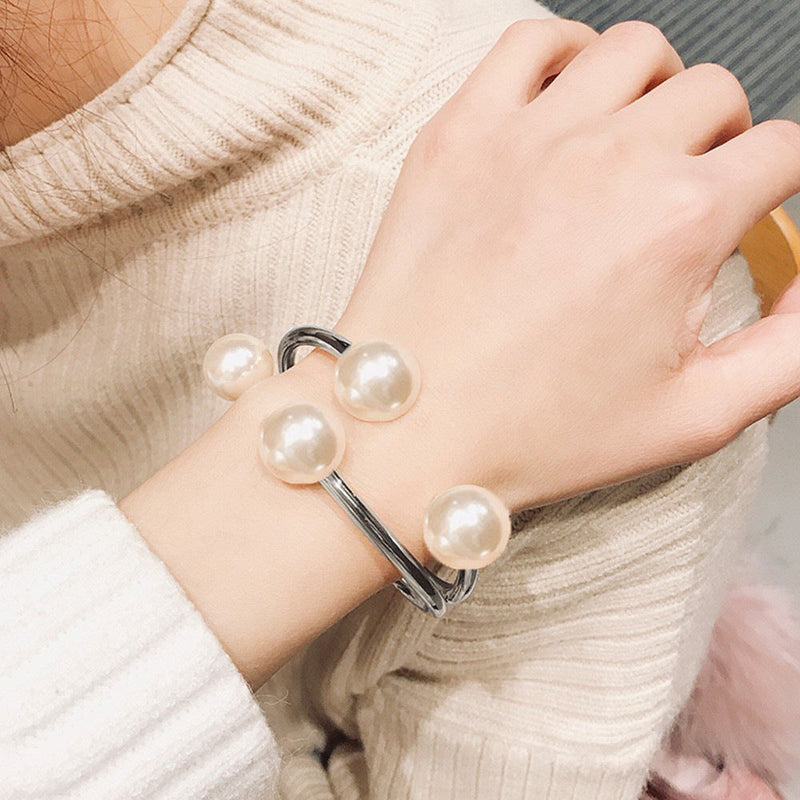 Elegant Pearl Bracelet